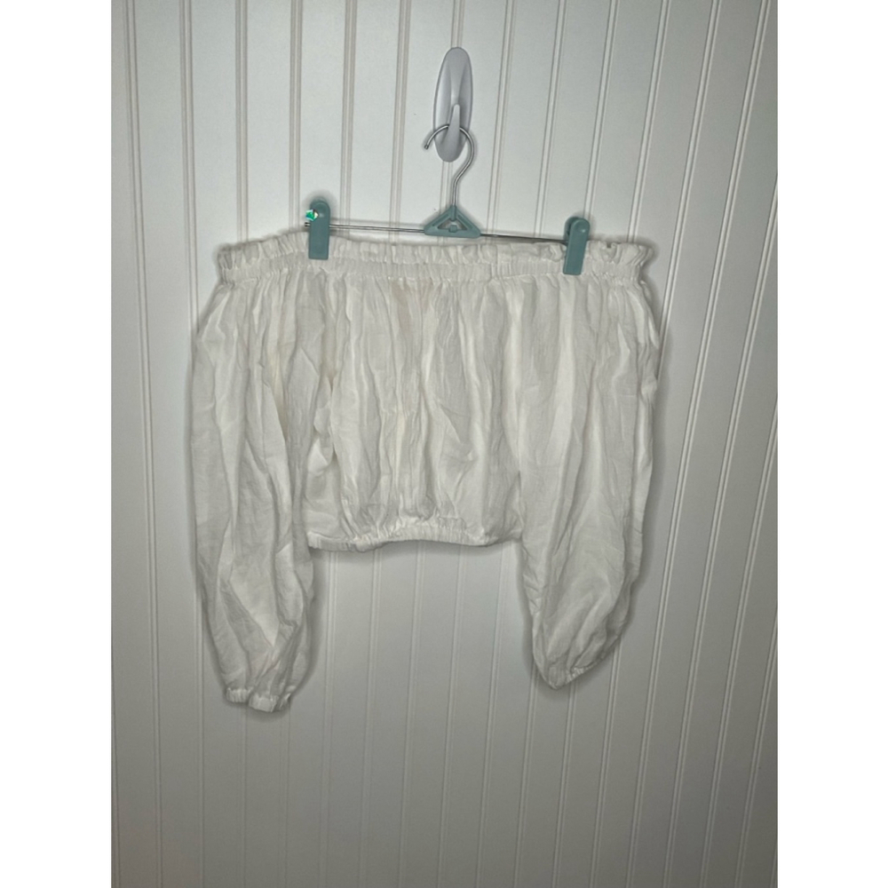 Women's NWT By Together White Off the Shoulder Top Size S